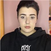 Laureanda in lingue impartisce lezione di inglese